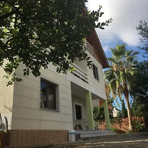 Hostel Grande House, Tiran